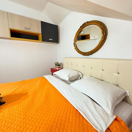 Millenium Apartment Central Craiova Exterior photo